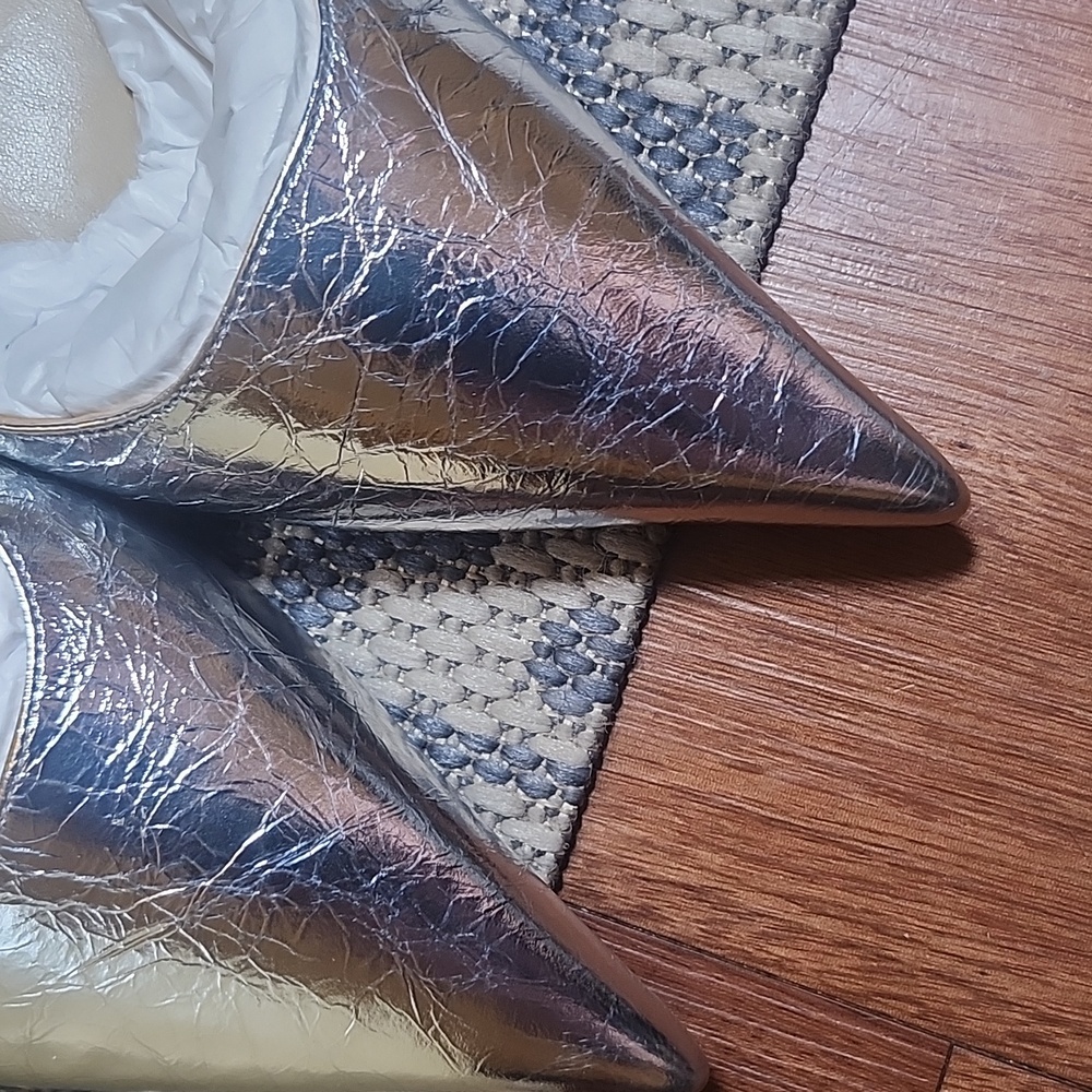 MICHAEL Michael Kors Silver Flats - Picture 4 of 4